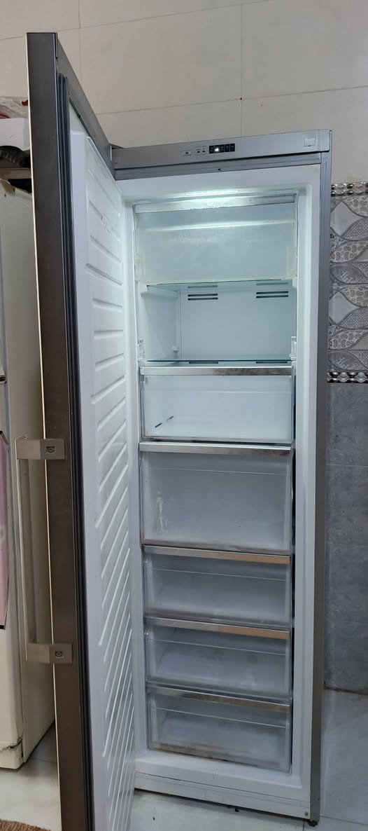 مجمده عموديه فستل للبيع مكانه تنومه البيارق***********واتساب فقط
