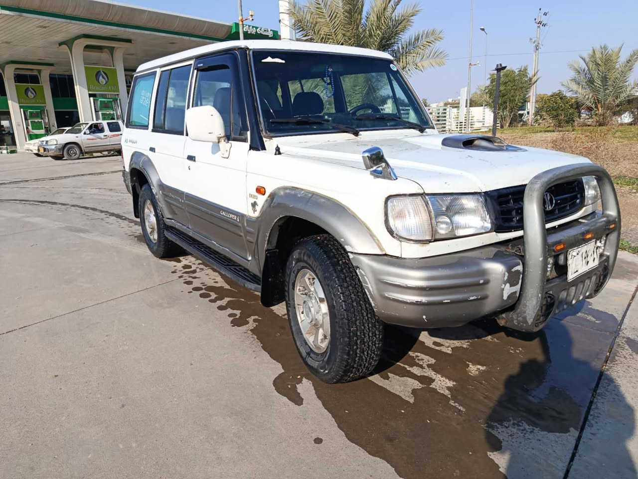 مۆدێل  2002/ دوو پارچەی  بۆیاخە
بۆنیت و چەمەلوخی پێشەوە لای سەکن کمێ دەنگی ئەکسلی دێ  
  تایەی تازەیە
سعر32گڵاو مجاڵ
***********
