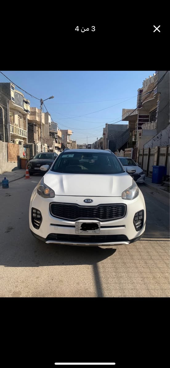 كيا سبورتج 2017 خليجي
البنيد مبدل بقطعة نفس اللون   لا شاصي ولا لغد 
وبيها مكانات بارد سحب اثر رصعات  بلصفحة عكس السايق السيارة مكفولة من الصبغ
مواصفات السياره :
 كامره خلفيه دواره 
شاشه حجم وسط لمس بلادي 
مثبت سرعه وفول تحكمات 
سستم سماعات JPL
حساسات خلفيه                                                           شاشة عطلات+نظام ترحيب + اشاير بالمري+ مري شفط      اريل نفكيشن                                                                    كير + محرك مكفول 
السياره رقم بغداد بأسمي   
السعر ١٦٠ ورقه وبيها مجال   
ماشية ١٤٧ السنوية منتهية
 ***********
