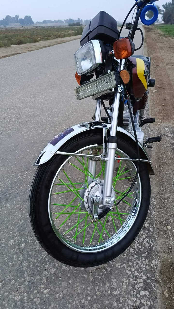 سلام عليكم دراجة للبيع نامه متياز موديل 2025زيرو دراجة مكفوله كفاله عامه وراق سكنر مكان دراجة بابل تصل على رقم الهاتف ***********
