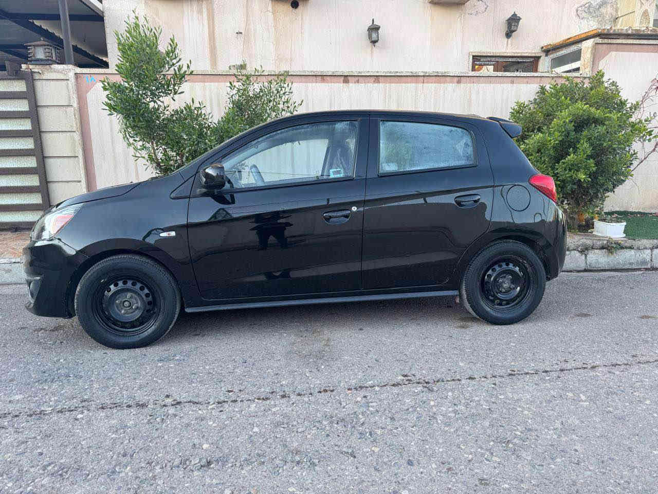 میراج ٢٠١٧ امریکی بێ سبوغ نەرمە تەزرەکی وردی بەس لە سەقفی هەیە شانەکان و سندوق و بۆنیت نیتی رەقەم و سەنەوی نوێیە بەناوی خۆمە رەقەم سلێمانیە لە هەولێرە نرخی ٨٣ مەجالەکی کەم *********** أربيل, العراق
