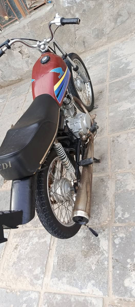 سلام عليكم اربعه كير البيع اوراق مديل 21 مراوس بكلك كلك نضيفه حسب القناعه او بيع مكان نجف ابو صخير اليريده بل الخدمه هاذه رقمي ***********
