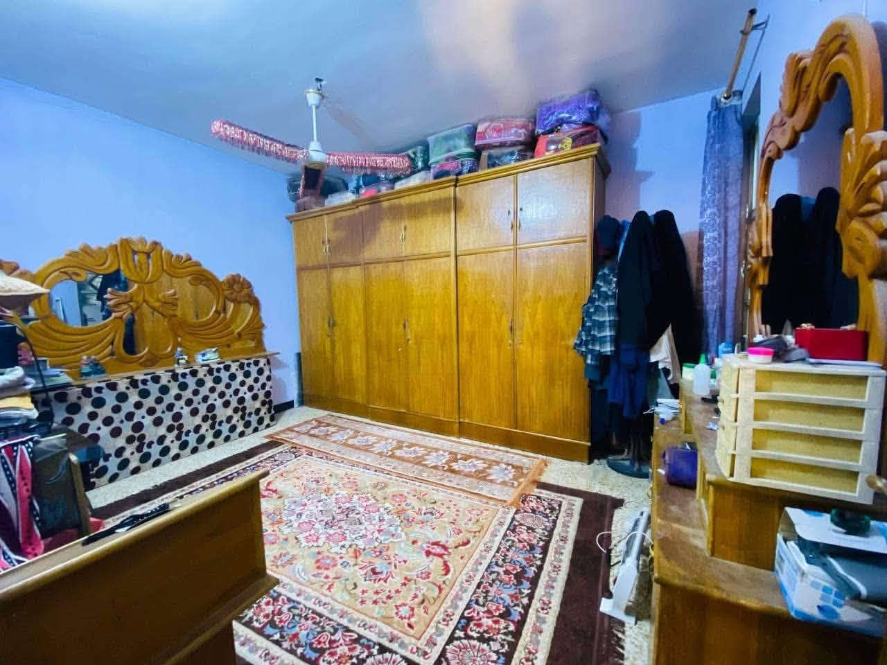 بيت مساحة ١٠٠م .. طابقين .. استقبال مع 2 غرف نوم .. موقعه على الشارع .. الدوانم خلف السكة في بداية شارع ابو دراج مع خط مولد مجاني 

للاستفسار
 ***********/***********
