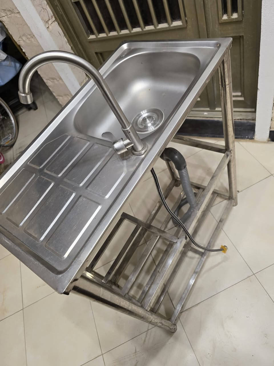 سنك ستل ستيل جديد غير مستعمل سعره 150الف عنوان الدوره ***********
