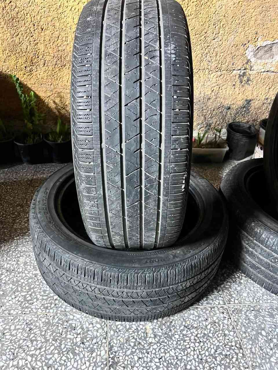 تخم تاير ماركة Continental اصلي
255/45/20 نظافة 70 بالمية 

تخم نقشة وحدة 

السعر 120 مكان بغداد العبيدي 

***********
