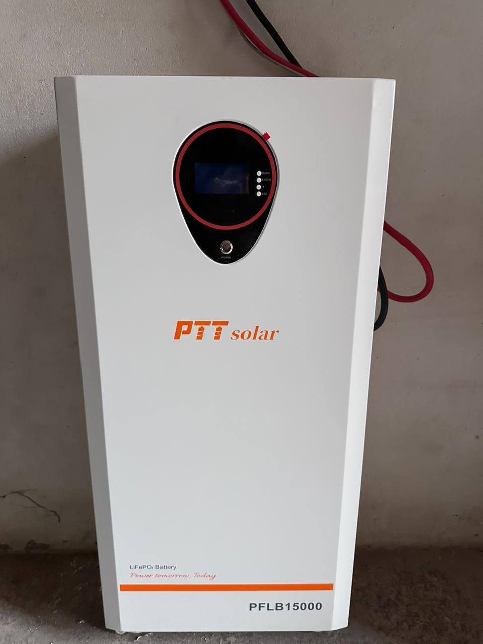 اليوم الخميس الموافق 15/1/2026
تم بعون الله إكمال نصب  وتشغيل منظومتين  للطاقة الشمسية في قضاء #بعقوبة مخازن جرف الملح
* المنظومة الأولى: 
تجهز 24 أمبير نهارا  15 أمبير ليلا وتتكون المنظومة من:-
1-ألواح شمسية عدد 12 قدرة اللوح الواحد 620 واط
2- بطارية نوع ليثيوم قدرتها 15 كيلو واط
3- أنفيرتر قدرته 8 كيلو واط
4- بورد خاص بالمنظومة متكامل الحماية
5- هيكل حديد مغلون مقاوم للصدا

* المنظومة الثانية كذالك في قضاء #بعقوبة مخازن جرف الملح ونفس تفاصيل المنظومة الأولى. 

تجهز 24 أمبير نهارا  15 أمبير ليلا وتتكون المنظومة من:-
1-ألواح شمسية عدد 12 قدرة اللوح الواحد 620 واط
2- بطارية نوع ليثيوم قدرتها 15 كيلو واط
3- أنفيرتر قدرته 8 كيلو واط
4- بورد خاص بالمنظومة متكامل الحماية
5- هيكل حديد مغلون مقاوم للصدا
#ملاحظه: لانعمل ببطاريات التجميع الرديئة. 

بإدارة عمر ياسين 
وحسن سالم
للأستفسار أكثر الأتصال او مراسلة الأرقام  التالية. ‏
0771 206 0460  
***********
