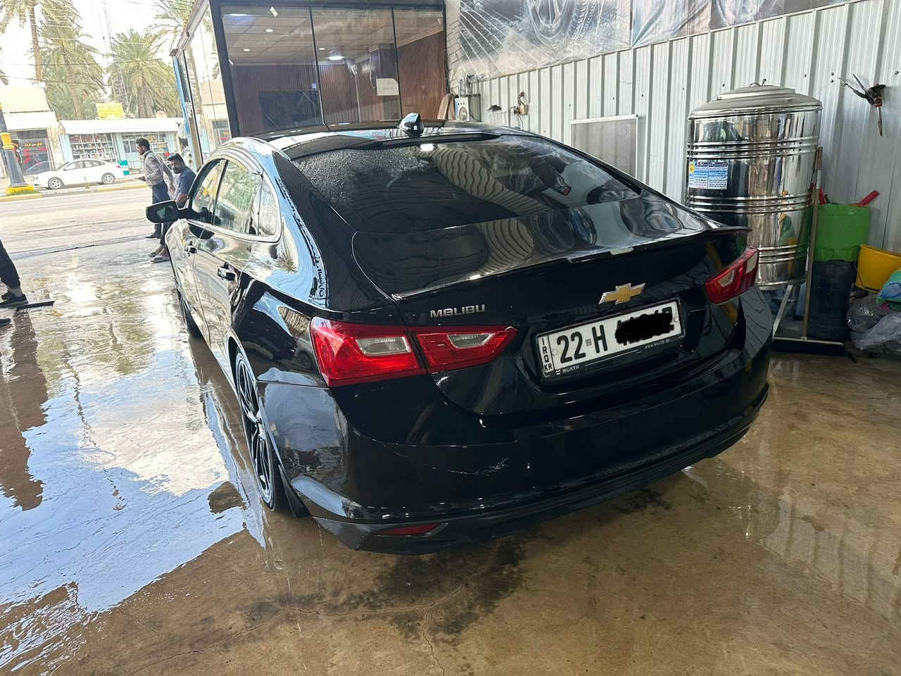 ماليبو 2016 فئة LT  لون اسود حادثها خفيف فقط بنيد بدون دواخل وبيها بارد بسيط مواصفات بصمة شاشة كبيرة لايت زنون 
وبقية مواصفات معروفة ويل برايمر حجم 19 كير ومحرك جدد برغي مامفتوح بيهن حدادية وتخم تاير تبريد ثلج جاهزة رقم اربيل باسمي سنويه جديده تحويل ثاني يوم السعر 95 ورقه وبيها مجال بسيط للاستفسار ***********
