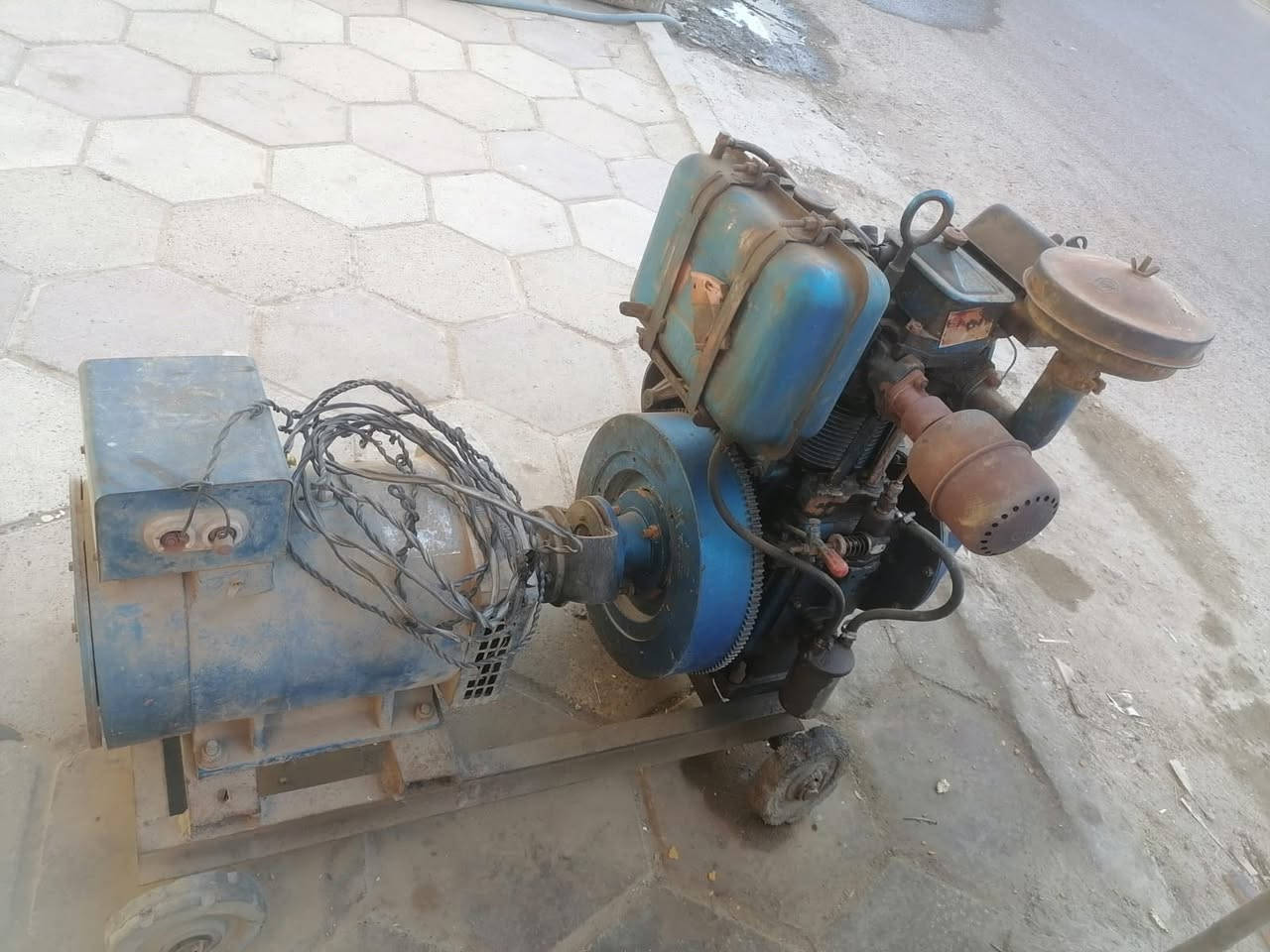 السلام عليكم مولد توبلاند أبوجف لبيع 
***********
