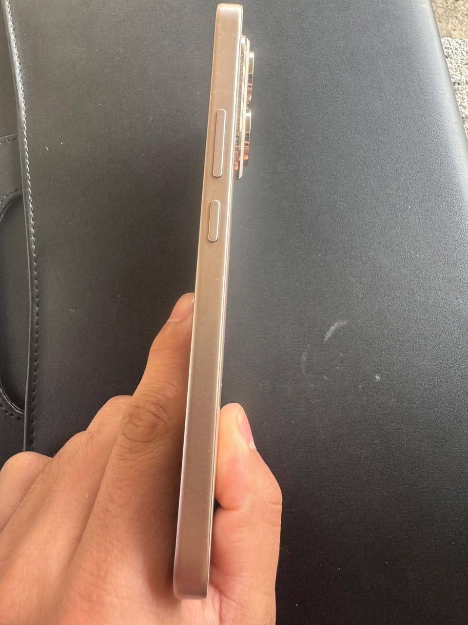 السلام عليكم 
الجهاز للبيع فقط

هونر 400 جهاز نظيف ذاكرة 512 ملحقاته كامله سعر 375 وبي مجال بسيط 
*********** غير متواجد خاص للاستفسار فقط عل رقم
