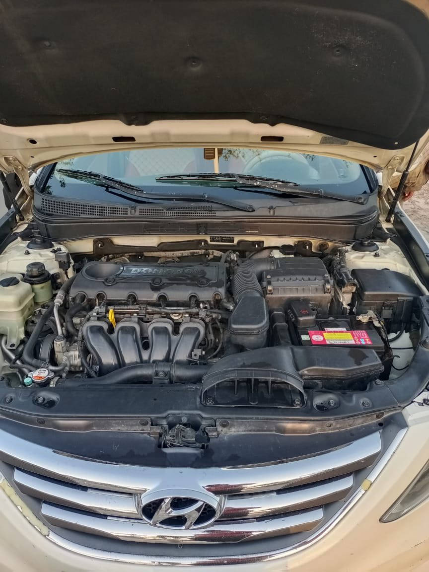 سوناتا خليجي 2011
محرك 2400. دوش
سياره نظيفه حيل مال جناي 
السعر 120 ورقه 
تعال وشوف بعينك 
***********
