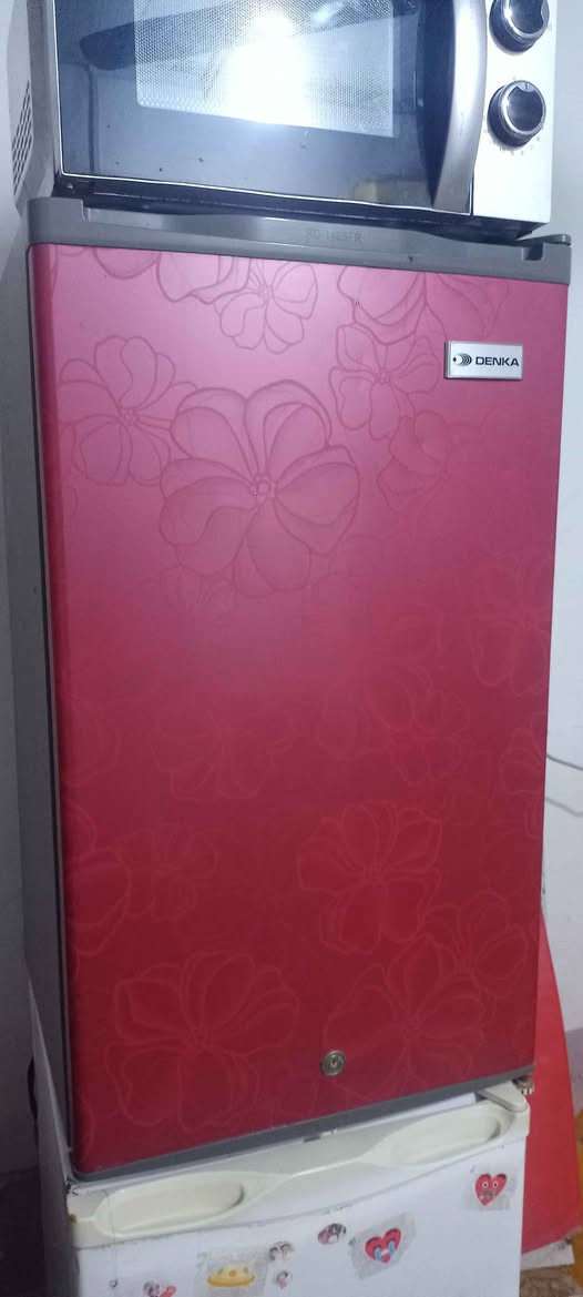 ثلاجتين مكتبيات وحدة بلادية والثانية محورة ثلاجة ماي كاسات الوحدة ب50 الف والماكرويف شغال سعرة 25الف العنوان ابو الخصيب *********** البصرة, العراق
