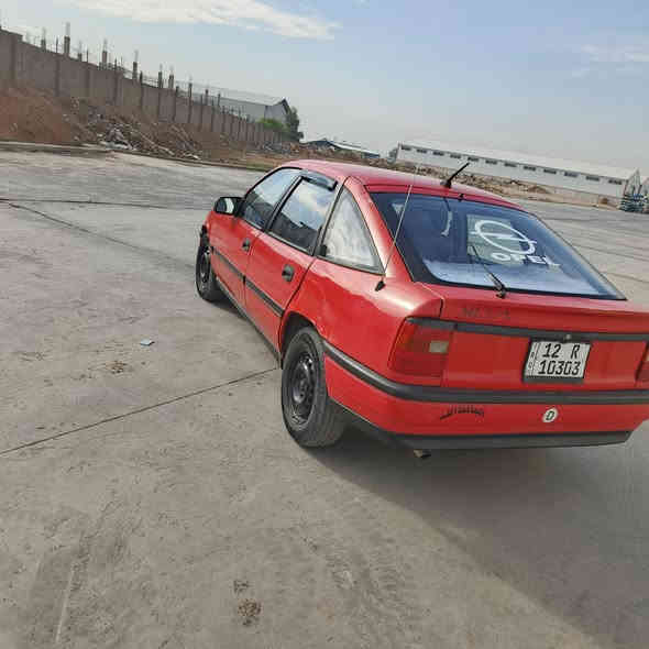 السلام عليكم فكتره موديل ٩٢ حجم ٢٠ كير محرك شرط بدون اي حادث صبغ صقف اثر تقحيل تبديل لوحات كشنات كهرب سياره جديده وحلوه سعر ٤٠ شرط تحويل ***********
