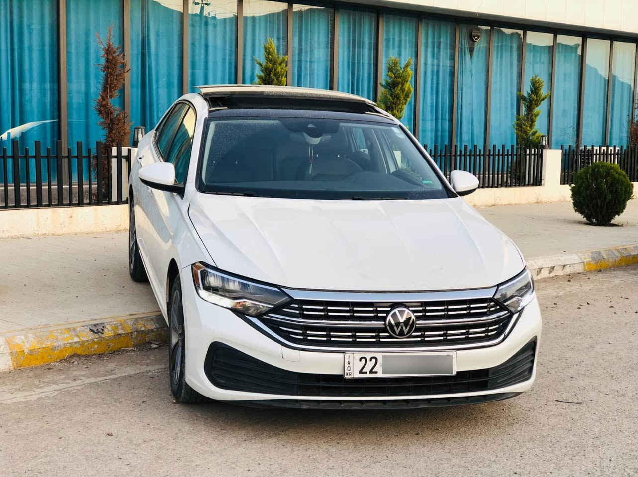 Jetta 2024 Se
جیتەی2024 ی Se
 بۆنیتی بۆیاخە ناوی نەگرتووە
ئێرباگی سوکان و شان سیستەمە
ڕۆیشتن: 27000km
سەنەوی تازەیە تا2031 
بەناوی خۆمە
لۆک و جوانە. 
نرخیشی 180$ وەرەقە و مەجال
***********
*********** رانية, السليمانية
