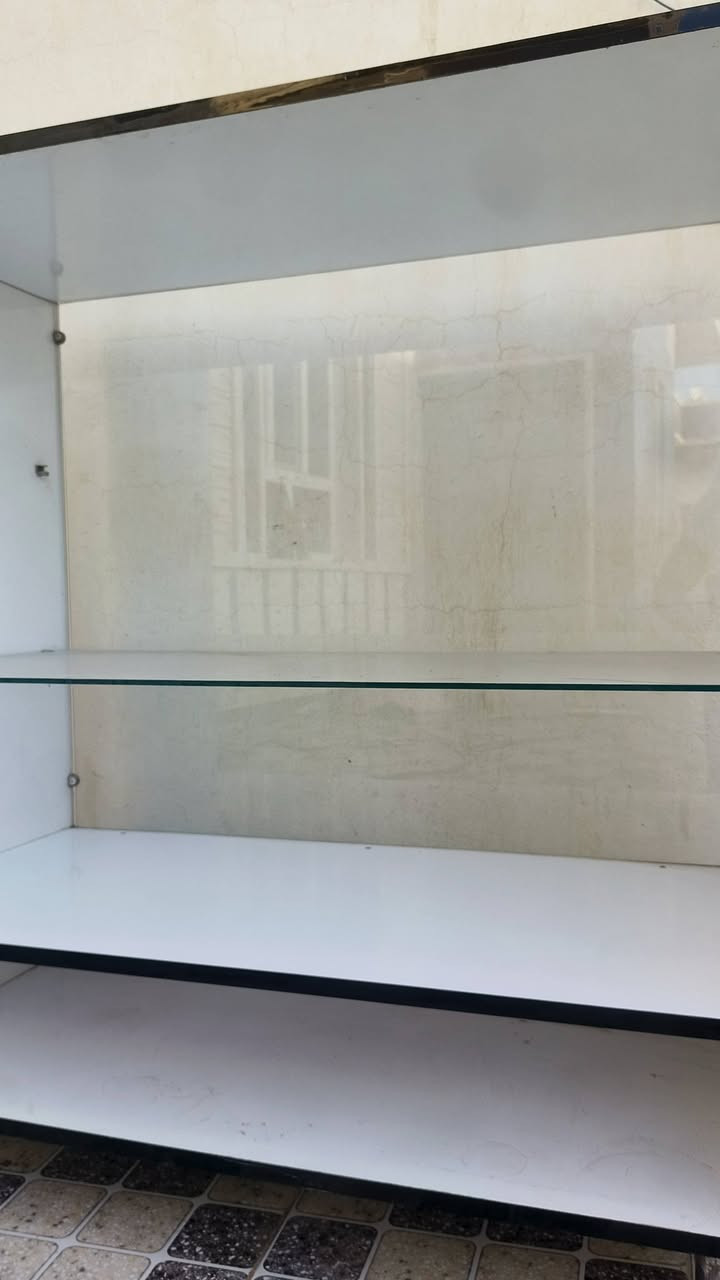 ميز جام خانه نضيف كلش يرهم لكلشي سعره ٦٥ متوفر خاص ***********
