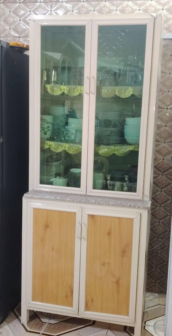 كاونتر مطبخ للبيع نضيف نضافته كبالك  مكان كوانتر حي الفداء   سعره  300  تواصل عله هاذه رقم ***********
