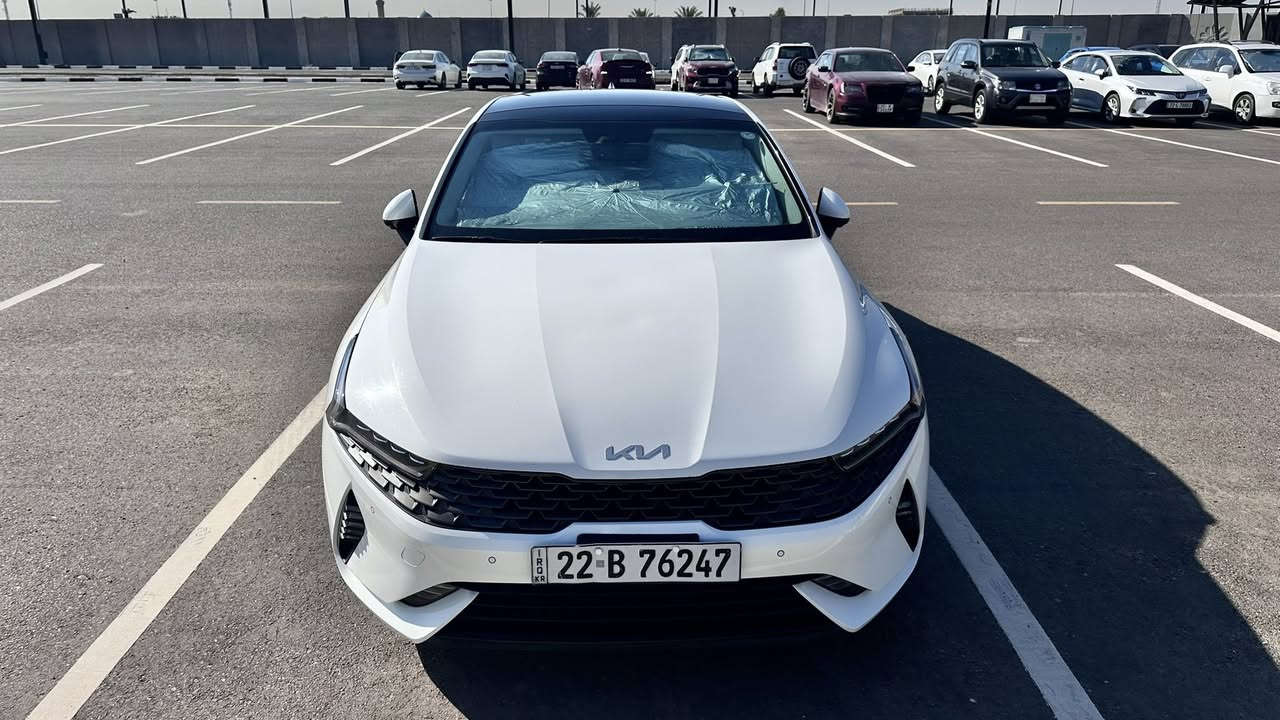 السلام عليكم
k5 
موديل 2022
السعر 20500$
فول مواصفات اربيل باسمي
مكان السيارة بغداد حي الاعلام 
رقم الهاتف ***********
