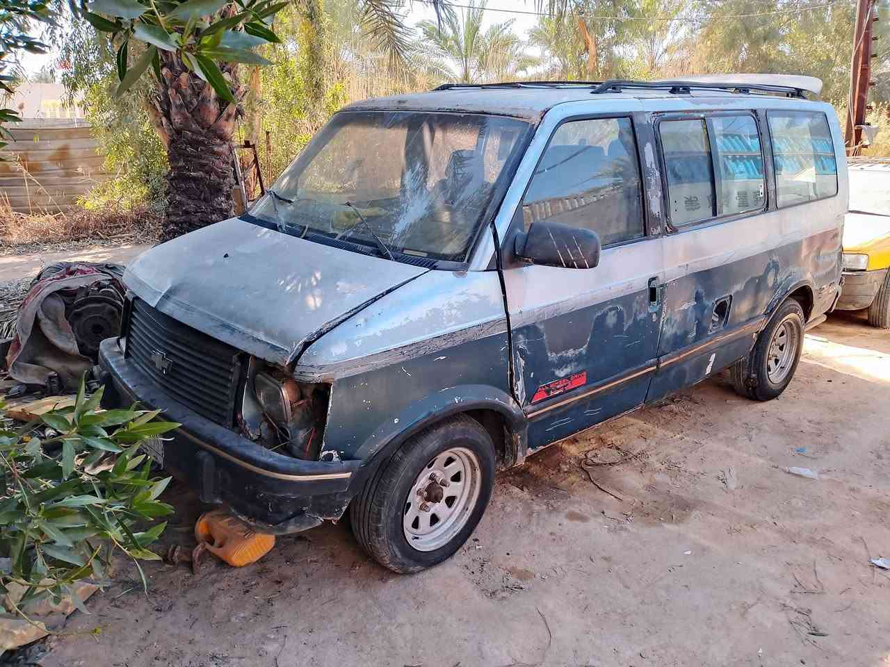 بسم الله الرحمن الرحيم  سلام عليكم  سياره فان استره للبيع مكينه بلاديه وبيهه كير عادي  السياره شقاله المكان كربلاء  للاستفسار ***********وبي واتساب
