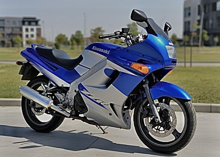 بطح كواساكي للبيع أو مراوس مع بطح الدراجه محرك شرط350cc كير شرط كهرباء شرط كلها شرط  ضمان  ٥اشهر دراجه يرادلها شويه ترتيبات بيها شوي شخوط وهيج  قليل جداً جذاً والان سعرها10 أوراق مكاني أربيل. 
رقمي واتساب ***********
