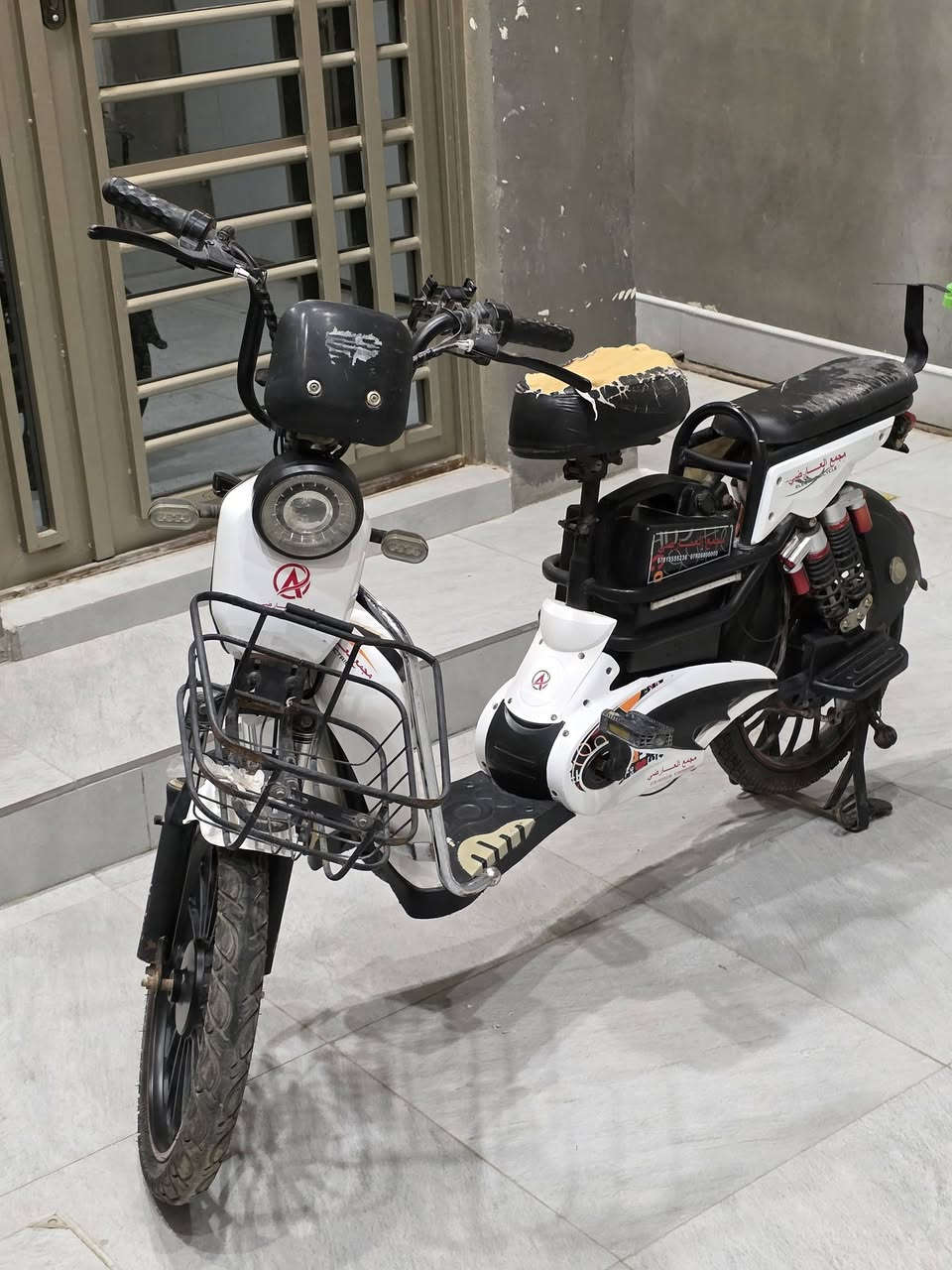 بايسكل شحن خمس بطاريات للبيع متروك فترة مكان نجف مشخاب ***********
