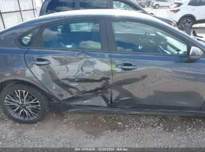 كيا فورتي GT-LINE 2023
السيارة معوقين رقم ذي قار بأسم الوالده

الباب الخلفي تبديل فقط وصور الحادث موجوده بالمنشور 

ماشيه 70 ألف ميل

فول مواصفات 

شاشة كبيرة ابل كار 

تحديد مسار 

بصمة تشغيل 

بصمة ابواب

اشارة ترحيب

تشغيل عن بعد

اشاير بالمري

توقف ذاتي

رادارات 360 درجة

صندوق ذكي يفتح عند الاقتراب

لد امامي خلفي

محرك 2000 دوش 

مابيها اي نقص السيارة 

بدون ايرباك كله سليم

العنوان النجف ناحيه الحيدريه 

***********

السعر 168
