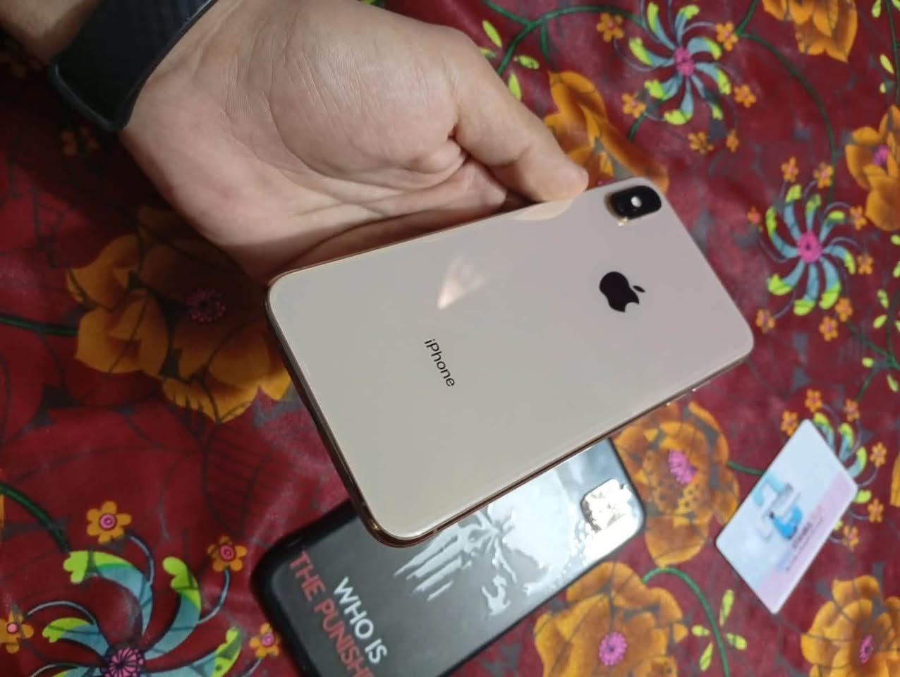 السلام عليكم
آيفون X S Max (اكس إس ماكس)

الجهاز بلادي ممبدل بي ولا قطعة مو مفتوح نهائيًا
(بلادي)

ذاكرة 256
بطارية 76 🔋 (صرف طبيعي )
فيس آيدي شغال 
كامرات زلال 
كلشي شغال
كامل على آخر حباية وبلادي*

السعر 250 وبي مجال بسيط
 (جماعة الـ 200 لحد يجي ما ابيع)

العنوان الرمادي حي البكر قرب النادي الملكي 
للأستفسار اتصل واتساب فقط ***********
"غير متواجد عل فيس "
