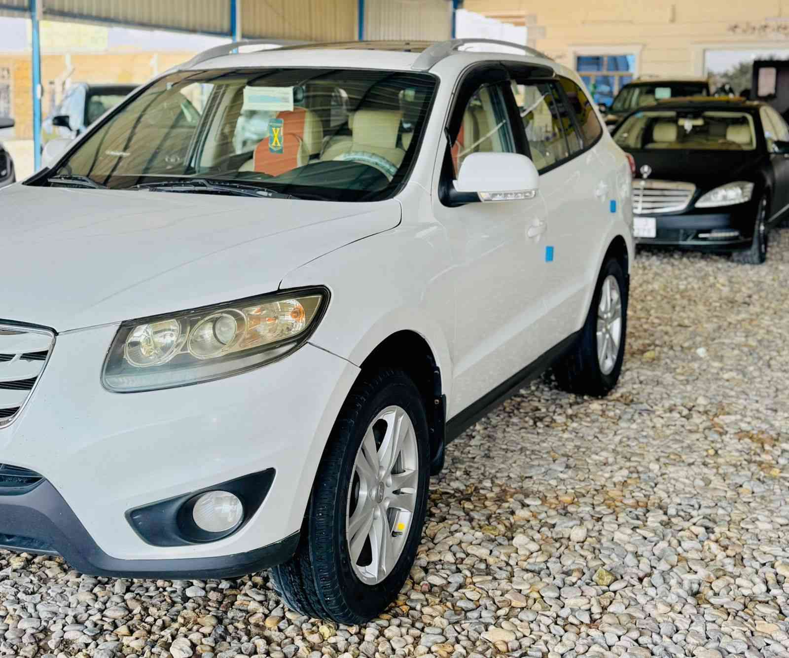 السلام عليكم 
للبيع هونداي سنتافي موديل 2011خليجي مكينه 2400رقم اربيل الدولي بأسم عربي بيهه قطعتين صبغ باب وجاملغ 
العنوان بابل الشوملي 
السعر 123$}***********
