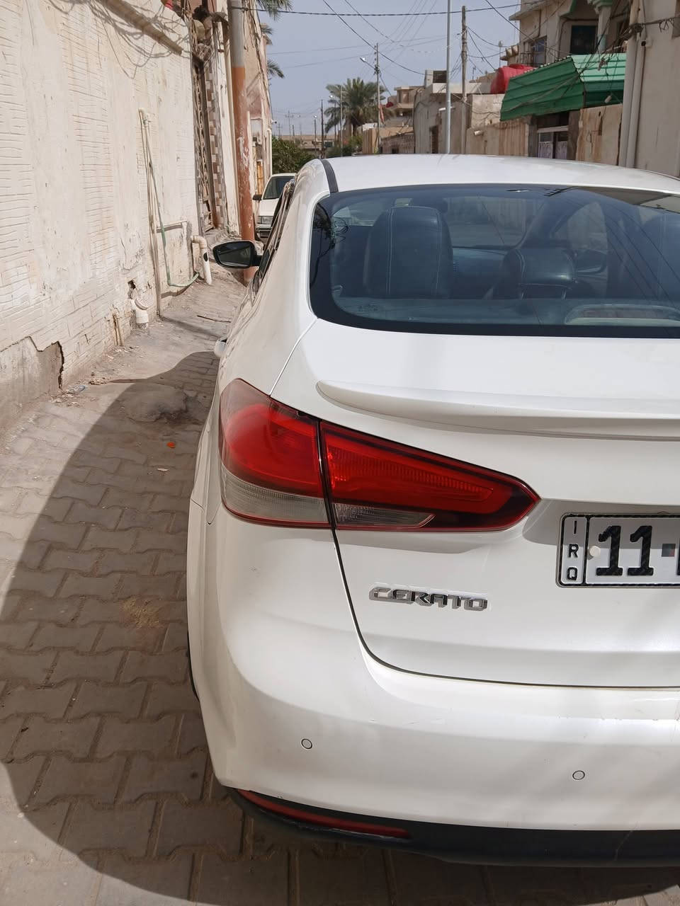 سيراتو مديل ٢٠١٧ رقم بغداد فول مواصفات واحد على واحد بصمه فتحت سقف وبعد هواي بيه مواصفات ماعرفنه محرك ١٦٠٠
هزه جديد بغداد دولي بيه جاملغ مبدل وبيه شكم رشه سونار موجود وي الصور سونار جديد ...السعر ١٣٢ ..  بيه مجال قليل
مكانه الرميثه ***********
