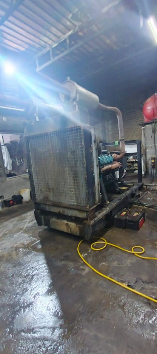 سلام عليكم دايو 8 DHI للبيع ضغط دهن 6 مكينه استندر بيه خيط بخار  توليد 275 كيفي سعر60 بيه مجال  ***********
