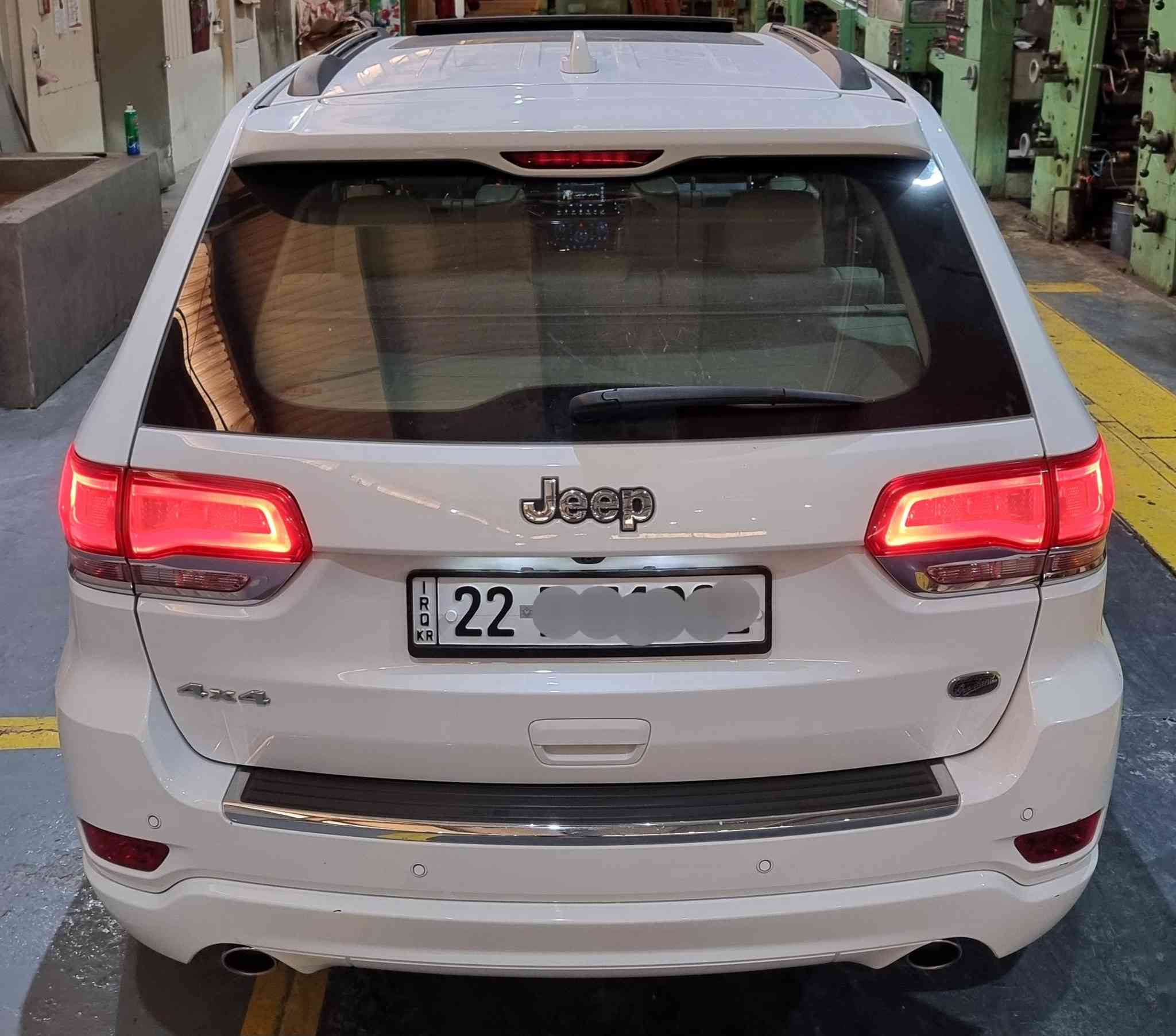 جيب كراند شيروكي اوفرلاند OVERLAND Jeep
الموديل 2019  خليجي وكالة هارلم مكفولة عدا شبر صغير كارت و الدعامية بي صبغ قليل اثر ضربة ستوتة وهي واكفة مأشر عليه بالصورة شرط بدون اي دواخل 

عداد المسافةالمقطوعه 58 الف ميل قابلة للزيادة 

المحرك V6.  3.600L 

دفع رباعي 4x4 

تحذير النقطة عمياء ⚠ 

شاشات خلفية 

ويل قياس 20 انج 

سقف بانوراما 

شاشه كبيرة 8.4 انج 

نظام الخرائط (GPS) و كاربلي 

نظام التعليق هوائي (جكات) 

ستيرن كهربائي 

المصابيح الأمامية زنون متحرك تصعد و تنزل 

كشافات الضباب زنون 

تشغيل عن بعد 

صندوق كهربائي 

كشنات جلد و تشبول مطرز 

مقاعد كهربائية و حفظ وضعيات الجلوس (ميموري) 

المقاعد الأمامية تبريد وتدفئة 

المقاعد الخلفية تدفئة 

مشغل اقراص CD/DVD 

سستم صوت 9 سماعات 

حساسات أمامية 

حساسات خلفية 

كاميرا خلفية 

تدفئة ستيرن 

بخاخ ماء على المصابيح الامامي 

المرايا الجانبية قابلة للطي 

مرايا متحسسه للضوء العالي 

مانع تصادم خلفي نظام بريك اوتماتيكي ( Auto Break System ) 

مقود السائق من الخشب 

محدد سرعة  Crose 

نظام التشغيل والاطفاء الاوتوماتيكي ( Auto Start System ) 

السيارة بأسمي  شرط التحويل و مسويله كوبون بانزين 

السعر المطلوب 325 ورقة و بيه مجال
العنوان كركوك 
رقم التلفون *********** متوفر واتساب
