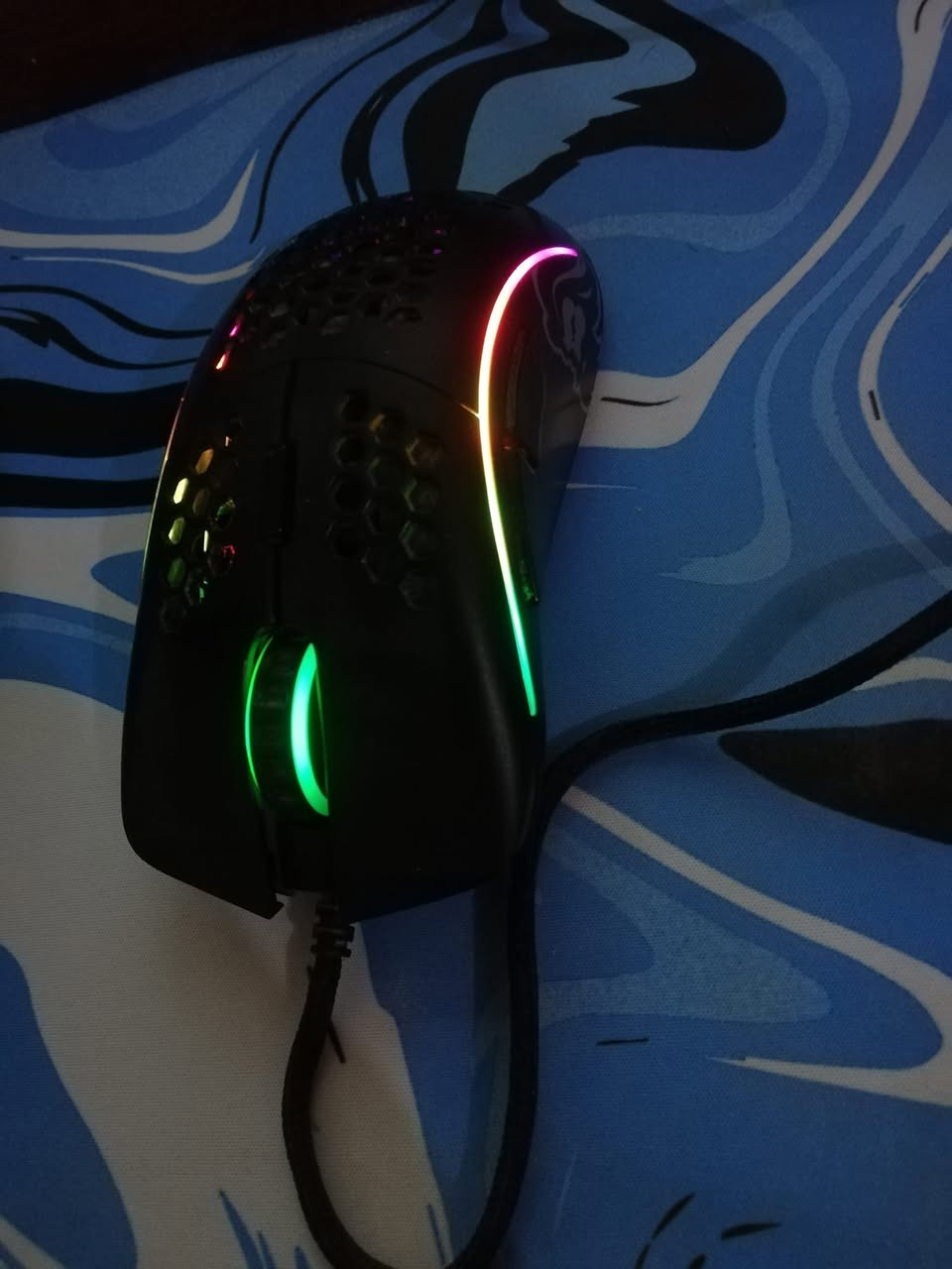 السلام عليكم
ماوس كلوريس مودل D اسود

نظيف جدا مثل ما مبين بالصور

كارتونه وكل ملحقاتها موجوده

سبب البيع رايد اجيب وايرليس

مكان بصره

السعر 25 الف

***********
