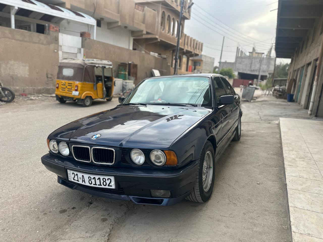 السلام عليكم
بي ام 525موديل 1993
ويل خليه 
تخم تاير
صدر امامي خلفي جديد
داخل جلد 
مكينه بلاد لا تنقيص لا تبخير 
كهربائيات كلها شغاله
السياره بدون اي نقص 
تدفئه تبريد قطعتين 
بدون ضربه بدون خياس 
السياره دكت جاكوج مابيها 
مصبوغه عام جماليه 
رقم سليمانيه شرط التحويل 
العنوان ديالى بعقوبه 
السعر ٧٧وبيها مجال 
رقم الهاتف
***********
