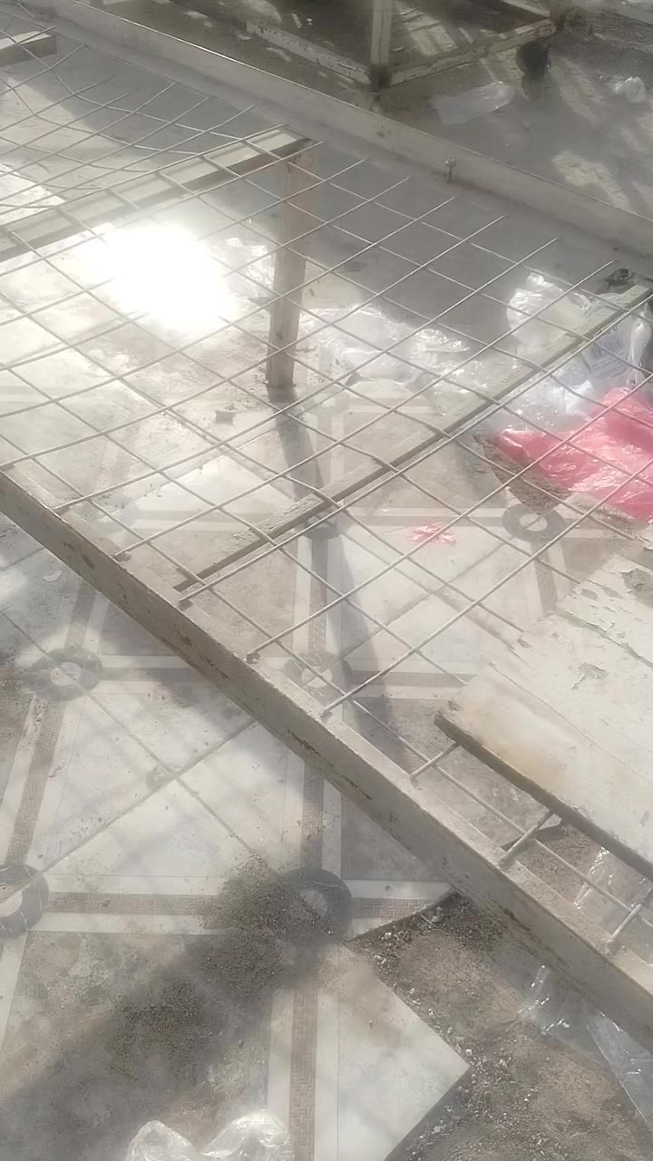 سلام عليكم ميز حديد مرتب 
يحتاجله ادامه 
الطول اربع 4 امتار 
العرض متر 
الارتفاع 80
السعر 125 الف 
العنوان الشعب قرب مستشفى الزهراء الاهلي 
***********
