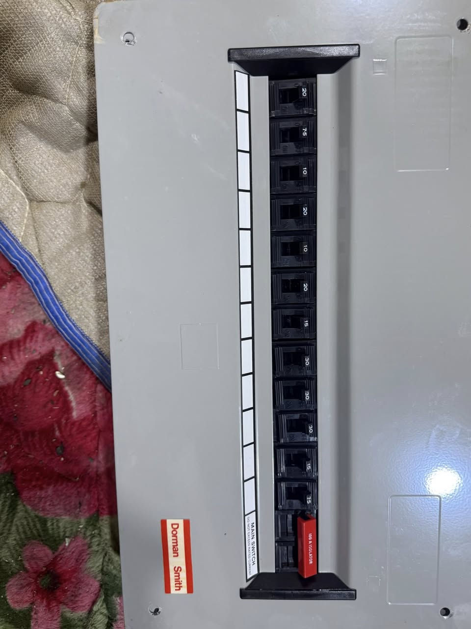 السلام عليكم عندي 30 بوكس هوه وجوزاته  جاهز وكامل كل واحد وكارتونته نوعيه دورمن اصلي كلهن بالكارتونه قديمات ابيعهن شلع مكاني بغداد رقم الهاتف ***********
