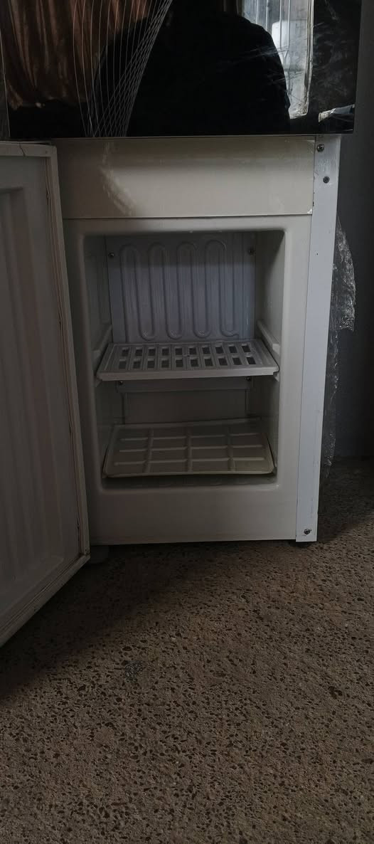 براد ماء نوعيه هيتاشي شرط وضع شركه مامصلحه تبريد ثلج اذا ماثلج ترجع شغال حار اوبارد وفريزه السعر 90الشراي يتصل ***********بي واتساب
