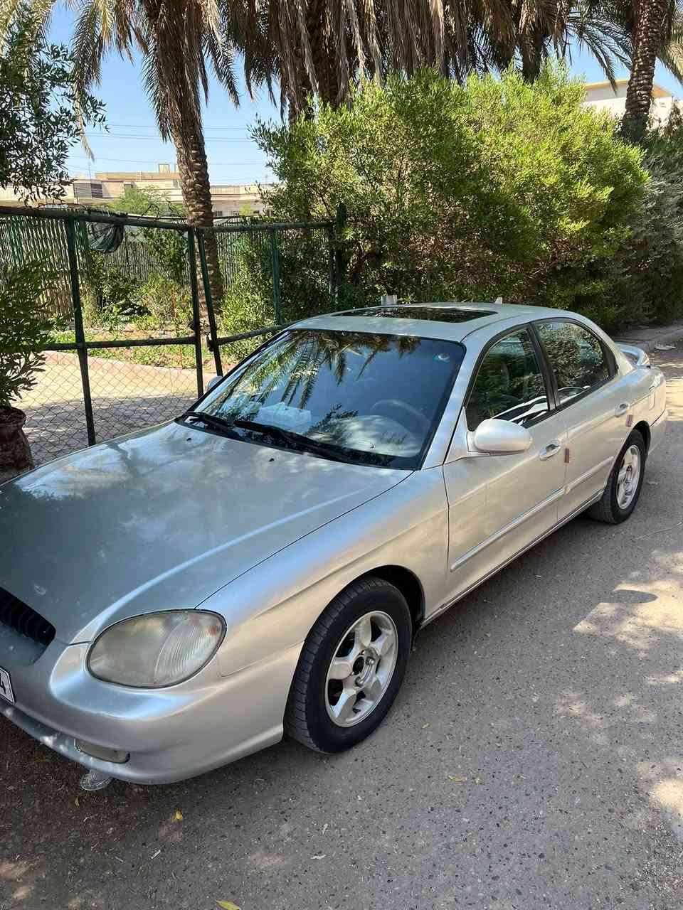 سلام عليكم للبيع سوناتا 2001 واد خليجي اصل بانزين بسمي وتحويل ثاني يوم
محرك 2000 مكفول كير مكفول
 تبريد ثلج ثلج ايضاً تدفئة شغالة 
صدر جديد تخم تاير بدون نقص 
سلايد غرفة نظيفة جداً كهربائيات كلها شغالة 
سنتر لوك بلادي 

السعر 49 وبيها مجال 
مكاني الدورة ابو طيارة

للاستفار الاتصال على رقم ***********
