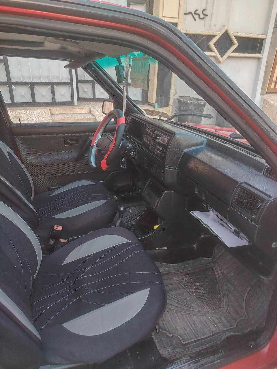 السلام عليكم سيارة كولف
موديل 90
مكينه وكير شرط
بدون صبغ
شرط التحويل فقط
السعر 35 بيها مجال 
اي استفسار الاتصال برقم
***********
