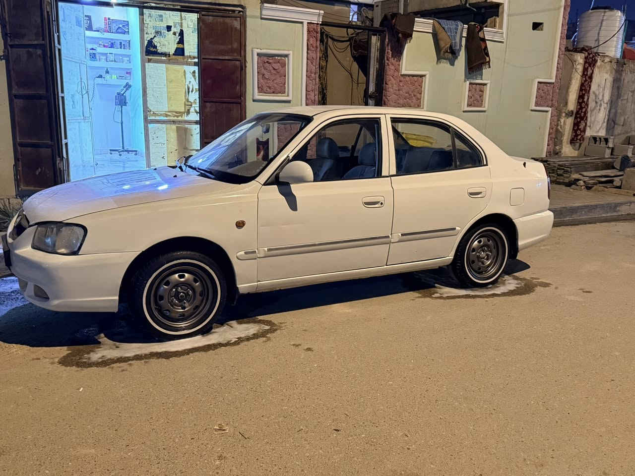 السلام عليكم فيرنا موديل 12 
بيها رشات صبغ اثر جراد أبيع مرشوشه احزام 
عنواني البصره السعر ٧٠ وبيها مجال 
رقم الهاتف *********** واتساب واتصال
