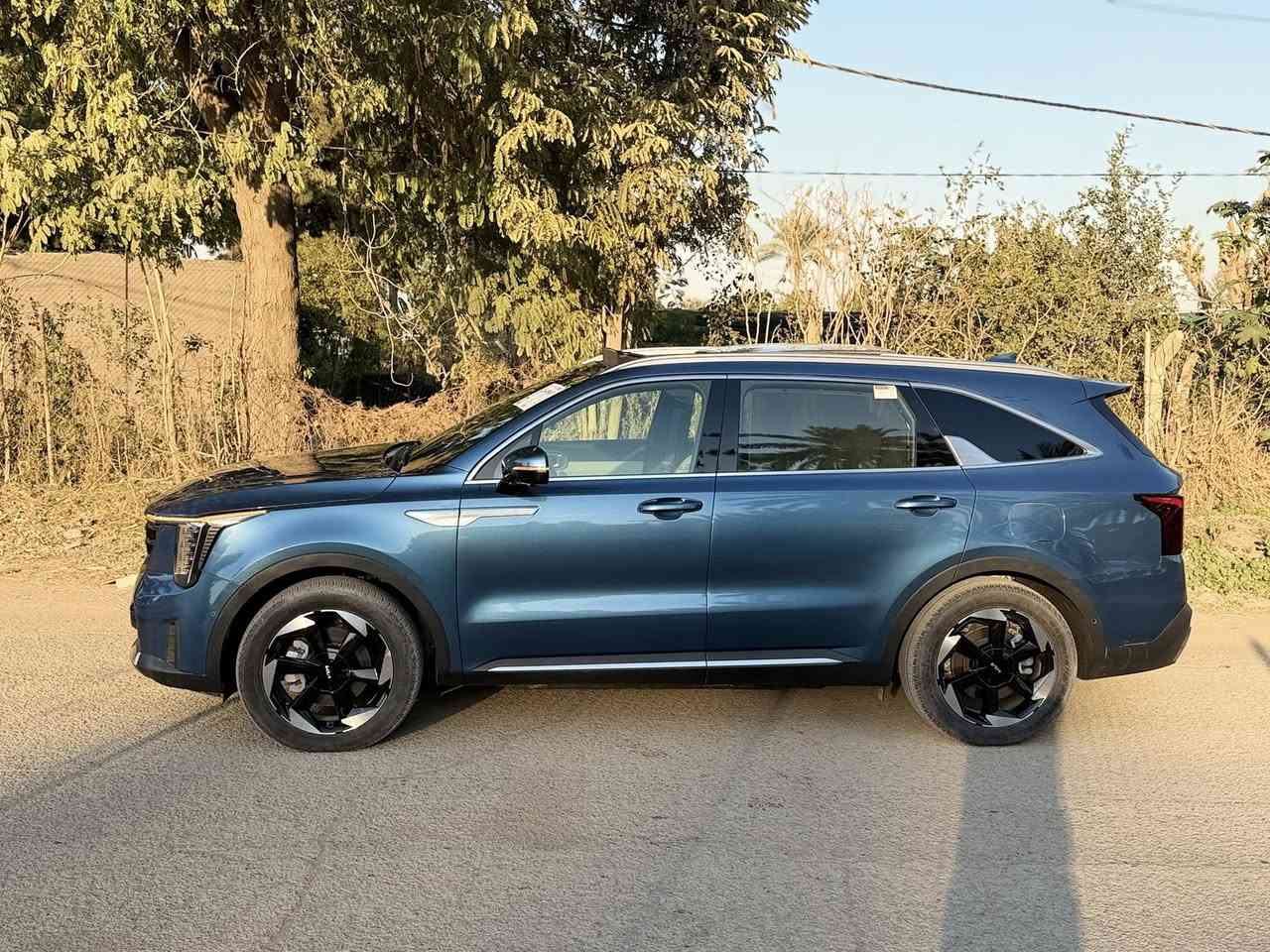 السلام عليكم
سورنتو 2025 sx برستيج هايبرد 
فول السياره للاخير اعله فئه بلسورنتو
بانوراما 
بصمه
كشنتات ابيض تدفئه تبريد كهرباء خزن ميموري 
ستيرن تدفئه
لايت 4 عدسات 
حساسات 6 امامي و6 خلفي 
رادارات امامي وخلفي وجانبي وقياده ذاتيه
٥ كامرات محيطيه مع كامره بلمرايه 
مري شفط مع قلاب 
بردات خلفيه 
جنطه كهرباء
ماشيه 10 الف 
السياره بيه صبغ بس حافه البنيد 
بدون ايرباك
مكانه صليخ 
سعر 280 
***********
