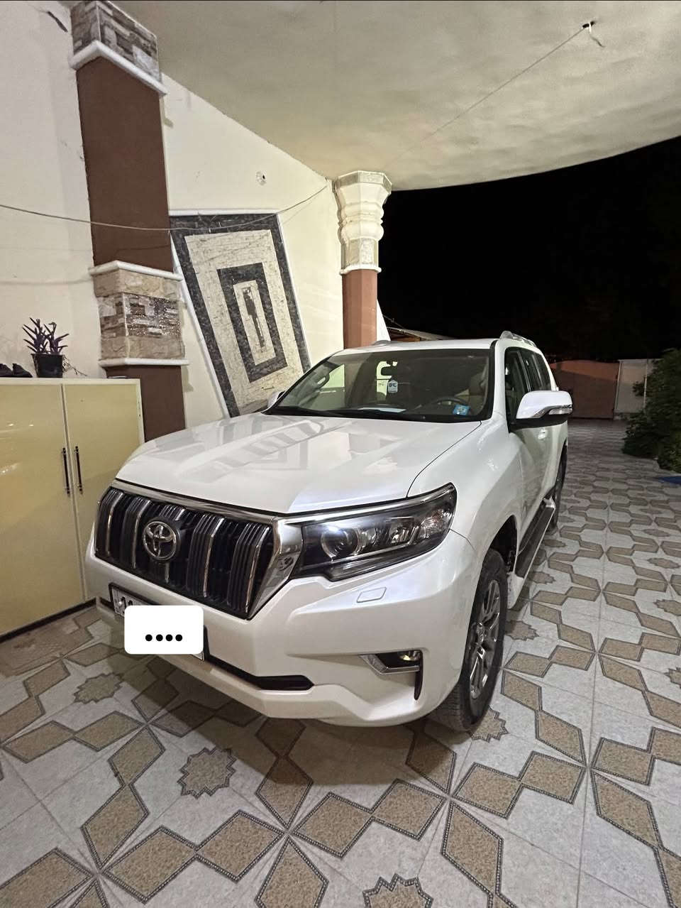 � للبيع | تويوتا برادو 2018 VX (أعلى فئة)
✨ المواصفات:
فئة VX (فل أوبشن)
محرك 4000 سي سي
7 ركاب
دبل تانكي
فتحة سقف
كشنات جلد مع تبريد وتدفئة
كشنات كهربائية أمامية
تشغيل عن بُعد
بصمة دخول
حساسات
لايت زينون
تبريد مركزي (3 قطع)
اسبير وكالة جديد غير مستخدم
📍 الممشى: 80 ألف كم حقيقي
📍 رقم بغداد مميز
السيارة كفاله من الفتح والصبغ والتبديل
💰 السعر: 40,000 دولار
✔️ يوجد مجال بسيط جداً بعد المعاينة.
📞 للتواصل: ***********
📍 الموقع: صلاح الدين دجيل .
