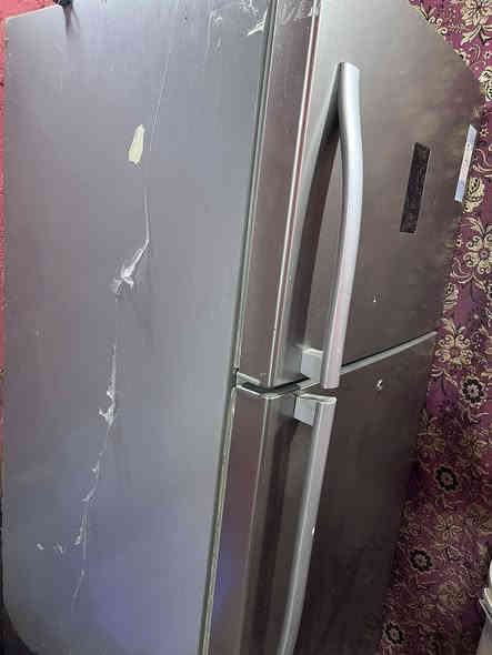 ثلاجة نضيفه كلش بعدهي بل جيس كلشي يشتغل بيهة فقط بيه ليك ***********
