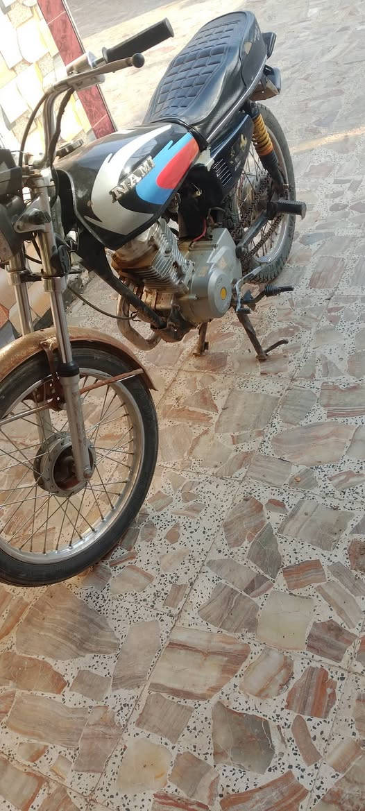 سلام عليكم دراجه للبيع اربعه كير دراجه هاملينهه تجي دك هندر وتطلع اوراق به 2ستنساخ 
1و5ستنساخ بس موديل 21 /سعر 300 مكان كوت حي الحكيم


**إذا كنت صاحب هذا الإعلان وتريد حذفه لأي سبب، رجاءا أرسل رسالة إلى الدعم الفني**