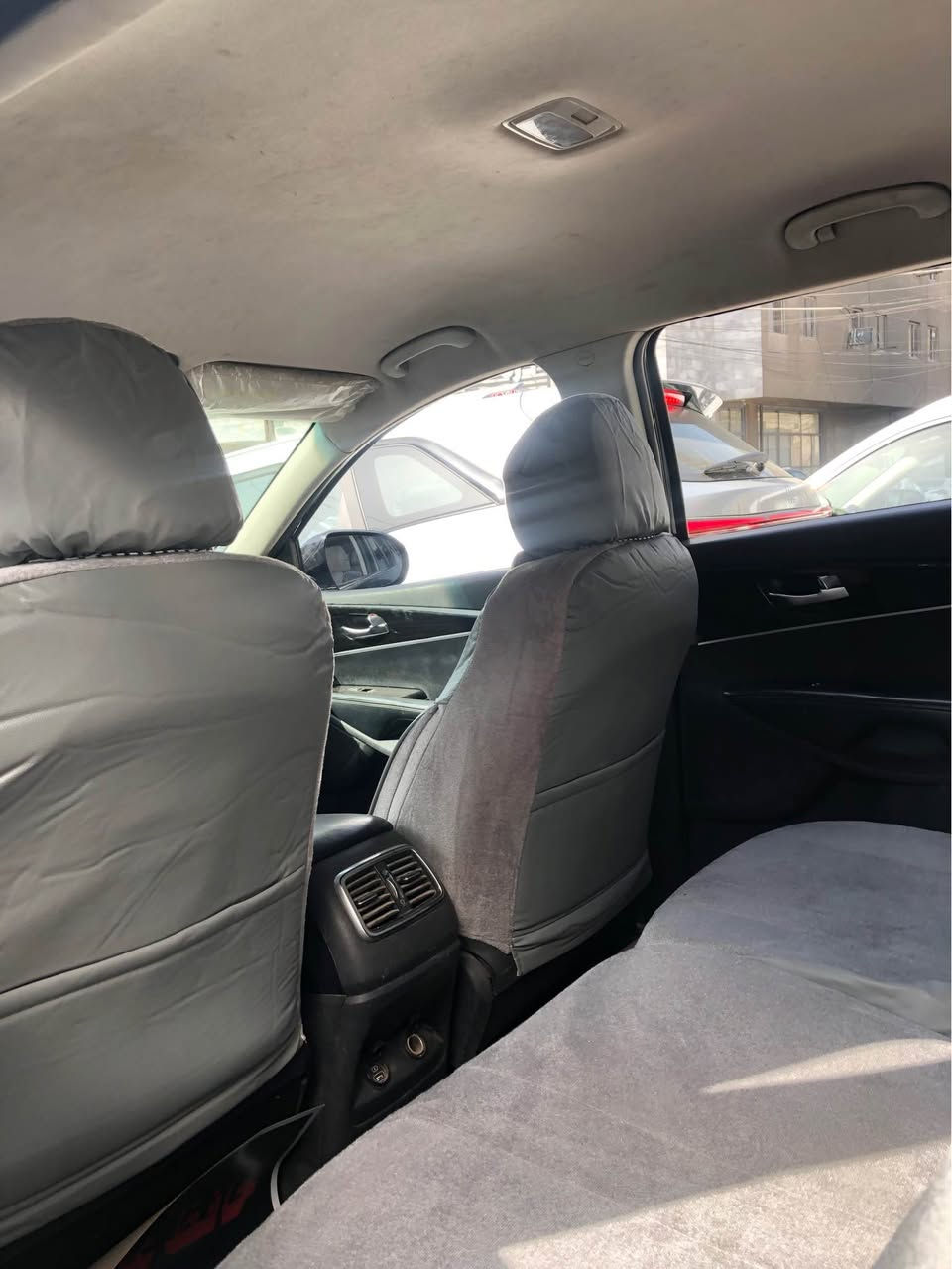 السلام عليكم كيا سورنتو وارد امريكي موديل 2019 لون اسود نظيفة جدا سبعة راكب اربعة سلندر 2400 Gdi السيارة ماشية 111الف تقريبا كير اوتو خير من الله هو والمحرك درايف مود ومواصفات بعد تبريد امامي خلفي ولكن التبريد اعتقد راديتر ماعندي وقت اسوي وبيها نقاط عمية على المري الجانبيه وبالنسبه للحادث موجود صوره والسونار كذلك جزء من البنيد جهة جامرلغ الراكب تبديل الاثنين فقط ودعامية اماميه صبغ فقط السعر 138 وبي مجال بسيط .. للاستفسار على الخاص بغداد, العراق


**إذا كنت صاحب هذا الإعلان وتريد حذفه لأي سبب، رجاءا أرسل رسالة إلى الدعم الفني**