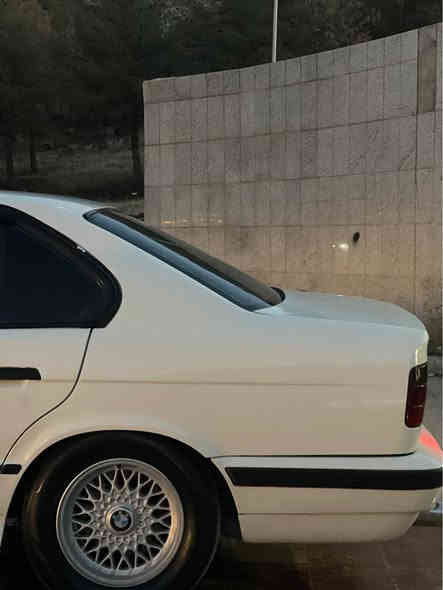 بەناوی خوای گەورە و میهرەبان 

بیئێم 1993    520i.  گێڕ عادی 

فرۆشتنی خێرا.  پێش و پشت کەپس 

مەکینەی هەڵمی دەمیشی هەبوو نەتەوێ 
 
گێڕ مەکینە ئەکسل تەقە و ڕەقە کارەبای کامل کامل بەشەرتو بە زەمان 

قەپات مواسەفات تەنها تۆماتیک نیە 

سڵایت 
٤ جام کارەبا 
لایت زینۆ 
ABS 
٤ تایە و ویلی حەسیری لۆکی لەژێرە 
بۆ قوەتیش گێڕی ٣ تەناشی نەکرد نەتەوێ 

نوکە دەرزی دەحمی نیە. ناو و دەری ناو پاکەتە 
کامل گێچەکانی ئیش دەکا 
 
دەعامی بۆ دەعامی بە شەرت و بە زەمان
شوێن ڕانیە بۆ مەحامەلە تەلەفون مەکە   قفڵ قفڵی ٢٦$ گەڵایە خوار هەمو بازاڕ 

*********** رانية
