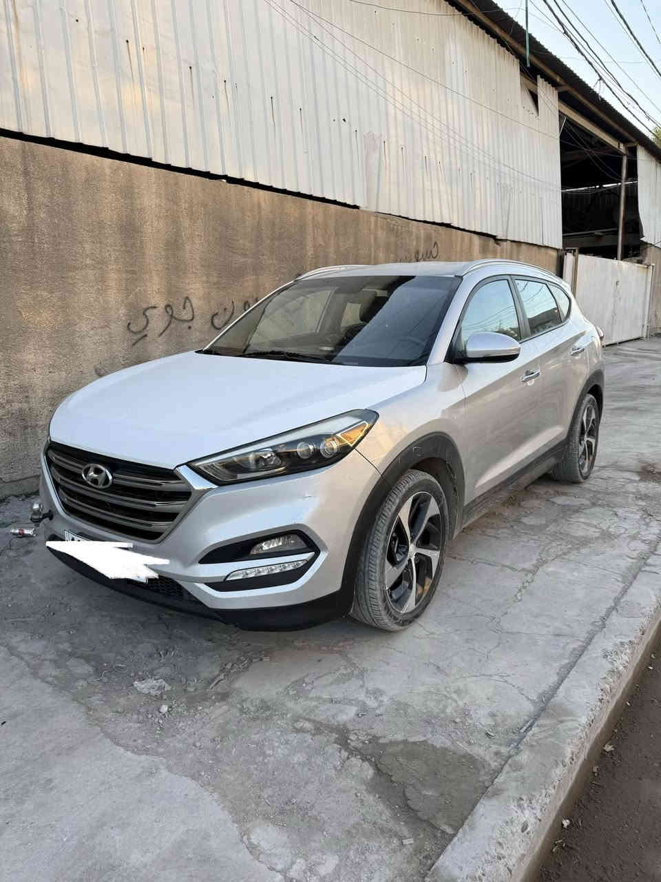 توسان 2016
وارد امريكي 
فوول لمتد عدا الفتحه
رقم بغداد
محرك ١٦٠٠ توربو مفتوح مبدل كازكيت
السونار مرفق بالصور 
السعر ١٣٧ بيع فقط 
***********
