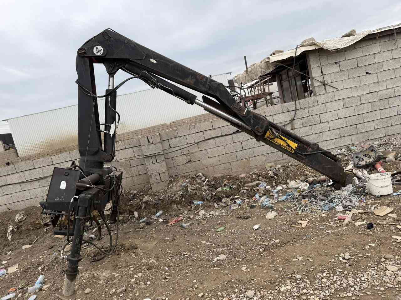 كرين هياب /6/طن سلت واحد وثنين يدوي كسر فطر مابي حلين شتغل مابي شي السعر 35وبي مجل اشويه العنوان كركوك حي الصناعه كراج حيدر الرقم***********
