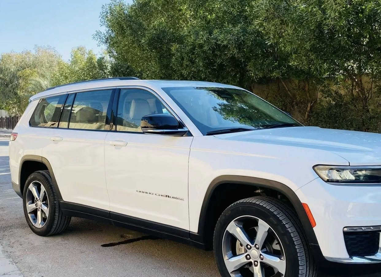 السلام عليكم جيب موديل 2021 خليجي شكل الجديد وكالة هارلم كفالة عامة على وضع الشركة ماشية 50 الف حقيقي فول مواصفات لمتد بلاص 
فتحة سقف بانورما 
تشغيل عن بعد 
بصمة ابواب وتشغيل 
صندوق كهرباء 
حساس امامي خلفي 
رادار امامي 
نقاط عمياء 
توقف ذاتي عند الرجوع
خمس انظمة قيادة 
كاميرات داخلية محيطية
خزن ميموري 
مقاعد الامامية كهرباء 
سبعة راكب 
تبريد مركزي 
شاشة ابل كار بلي 
تبريد شاشة 
مقاعد الامامية تدفئة تبريد
هند بريك بصمة 
كير ماوس 
شاشة دجيتال 
مكانها بغداد وسعرها 325$
للاتصال 
***********
