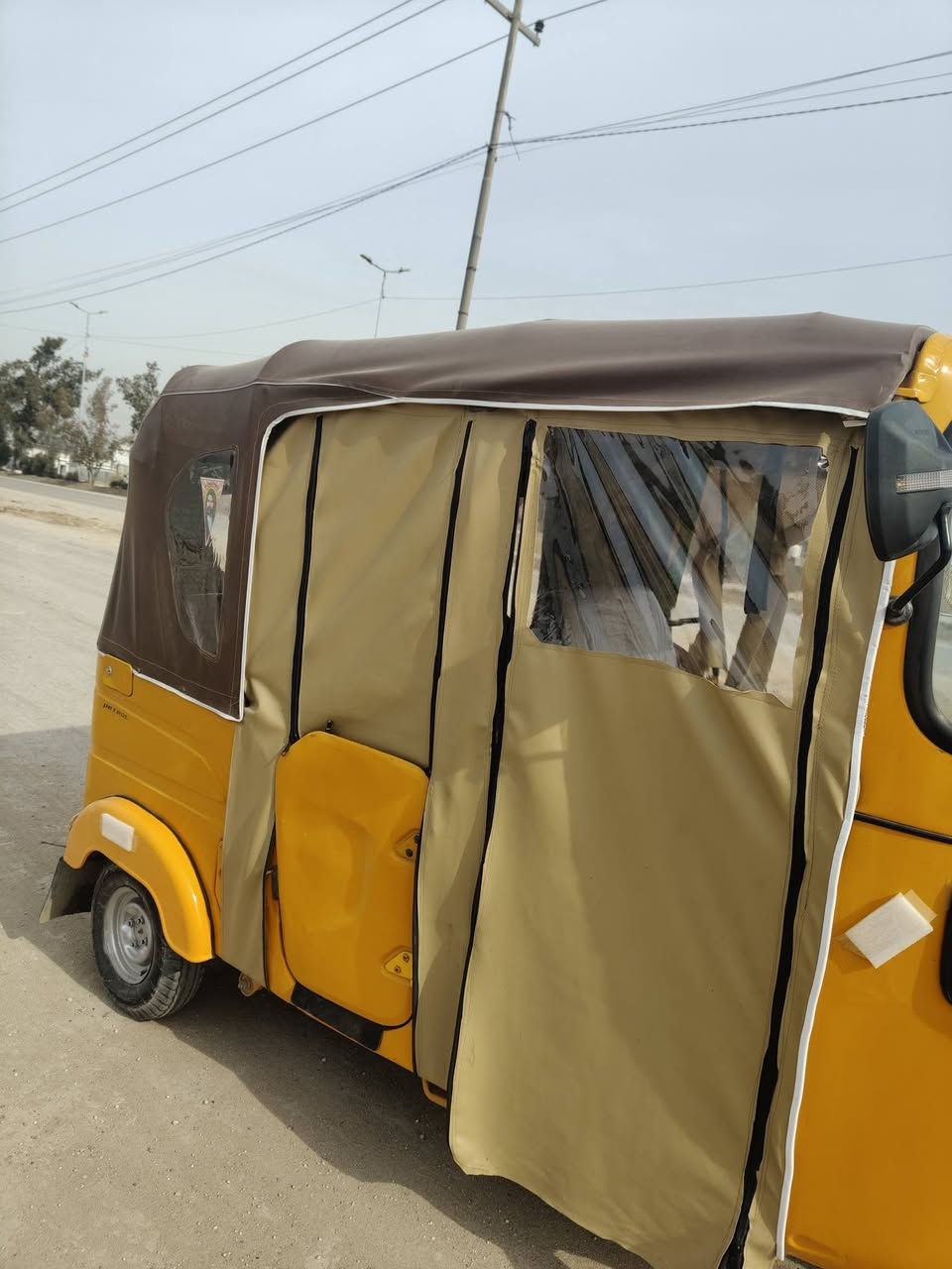 السلام عليكم تكتك للبيع موديل 22 شهر الرابع كفاله عامه ضربه بسيطه يم الباب سعر 7300  ***********
