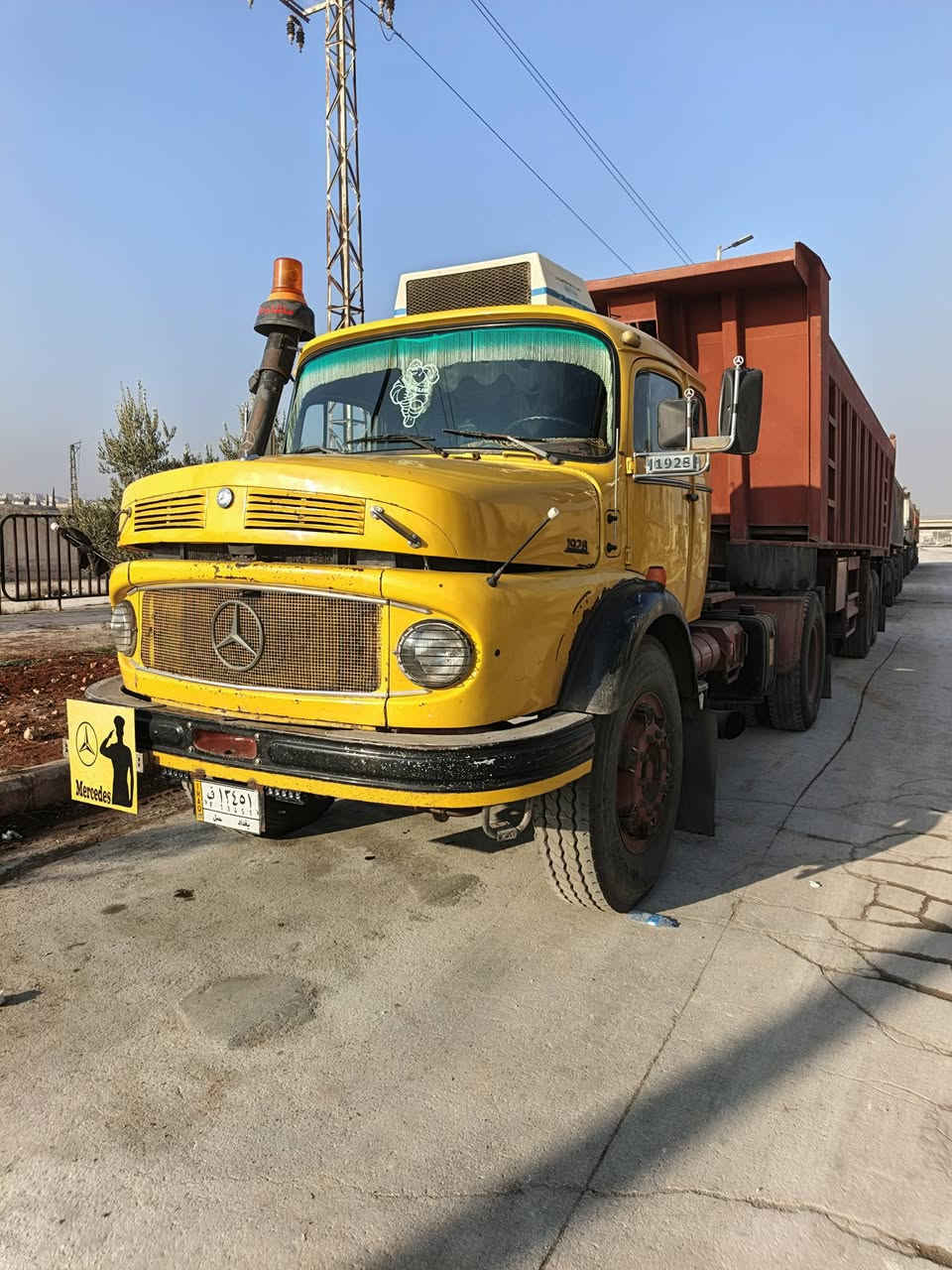 للبيع اقجم موديل 83محرك سوبر كير130 السياره جاهزه للعمل‏(‪***********‬‏
