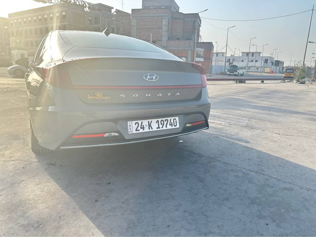 السلام عليكم 
سوناتا ٢٣ وارد امريكي حدثها خشم الجاملغ والبنيد وشبر بالجاملغ الخلفي صبغ ٣قطع والتكم سيارة نظيفه خير من الله محرك ٢.٥GDI تنفس طبيعي رقم دهوك شمالي بأسمي جاهز تحويل وكالة ماشيه ٣٧ميل 
مواصفاتها رادار امامي خلفي نقطه عمياء محيطي وباقي المواصفات المعروفة 
السعر ١٦٥ وبيها مجال للطيبين مكاني البصرة الزبير 
*********** البصرة, العراق

