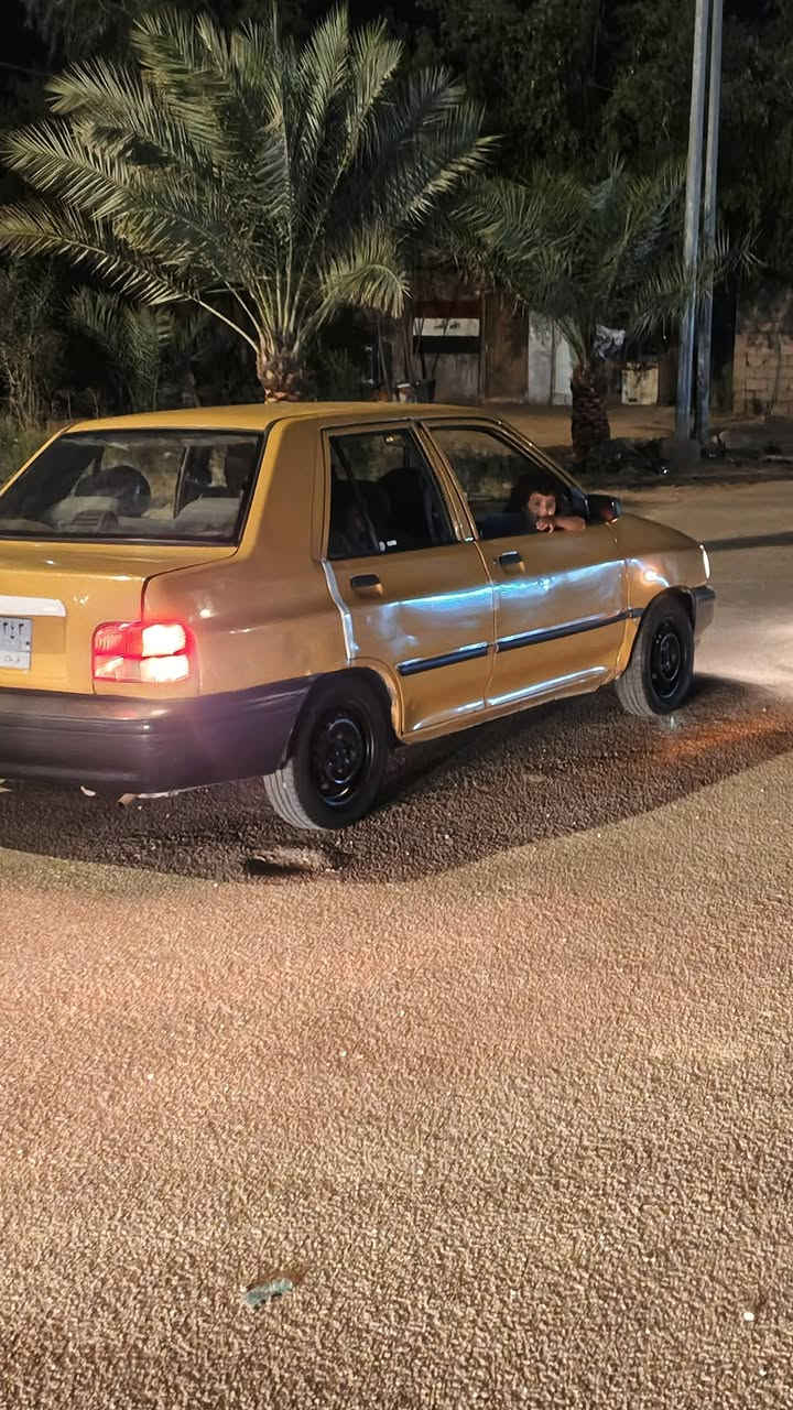 اللبيع مديل15 سنويه صاقطه راعيها موجود بحي الموضفين يداور مكينه وكير مكفولات كهربائيات كلها شغاله زنون عالي ناصي تخم تاير جديد السياره مال جناي ما متعوبه وتجي وتشوف بعينك مكاني كربلاء حي النصر السعر ب28 وبيها مجال ***********
